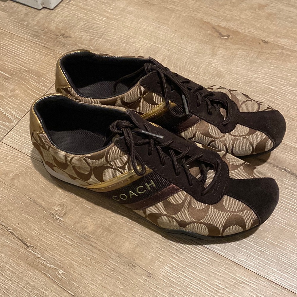 Min wear.  Good condition.